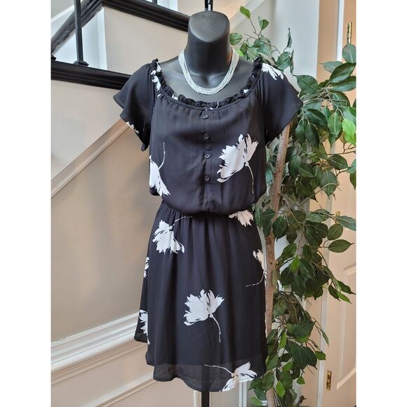 Maurices Dress Womens XS Black White Floral Print Short Sleeve Casual V-Neck - Picture 1 of 14